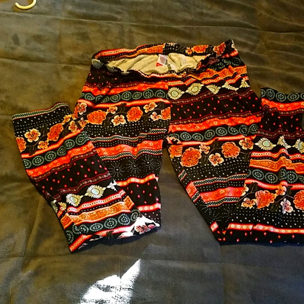 Like new fun leggings